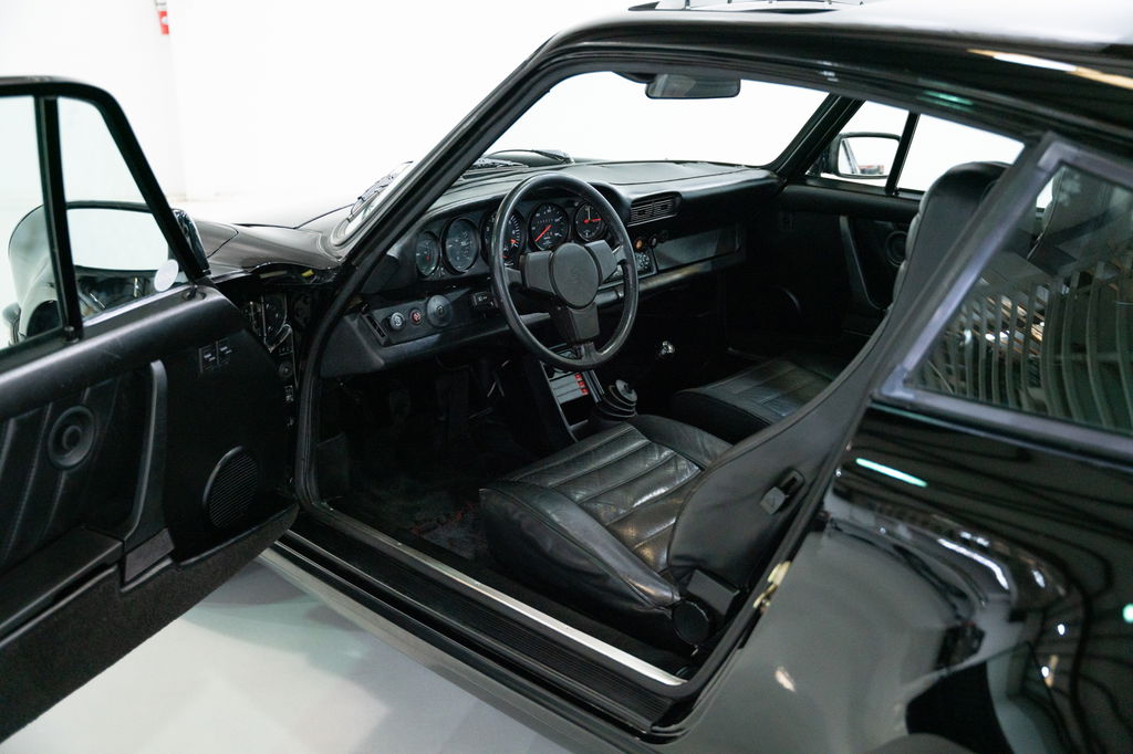 Porsche 911 Turbo 3.3 (US)