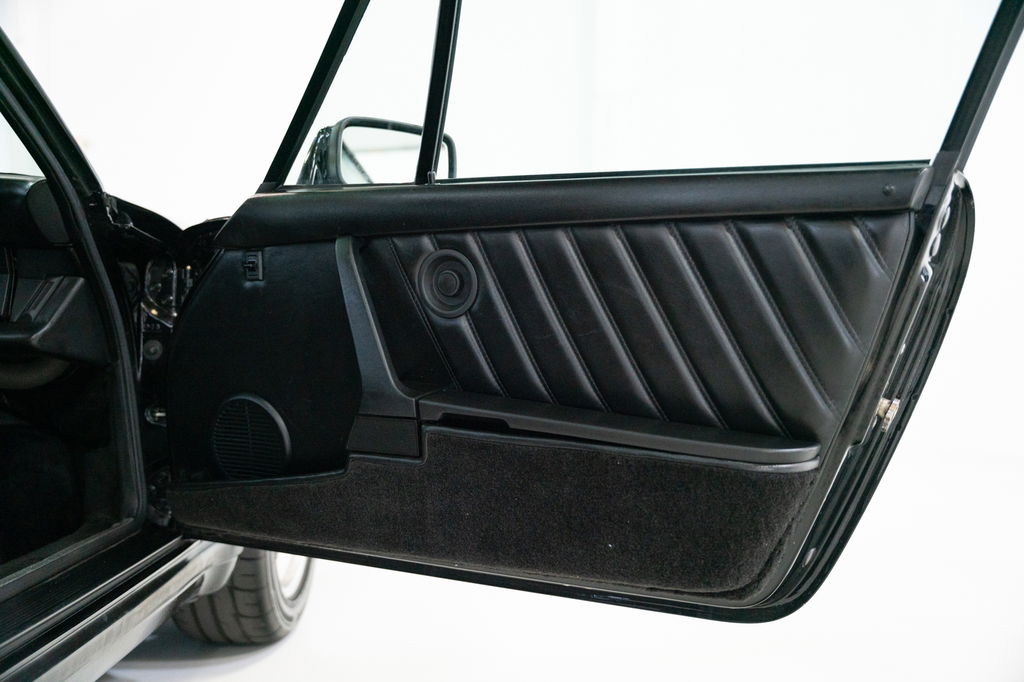 Porsche 911 Turbo 3.3 (US)