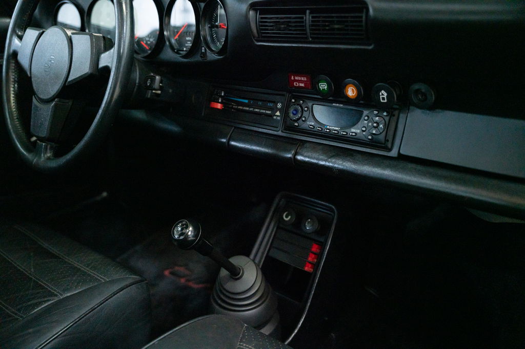 Porsche 911 Turbo 3.3 (US)