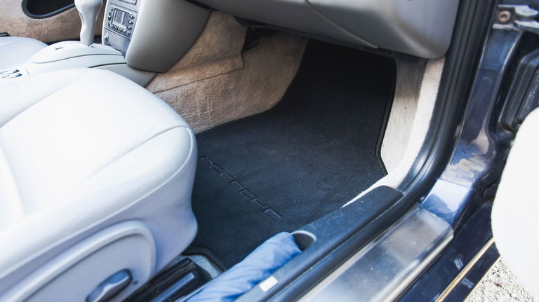 Porsche 996 Carrera 4