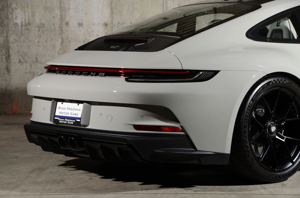 Porsche 992 GT3 Touring