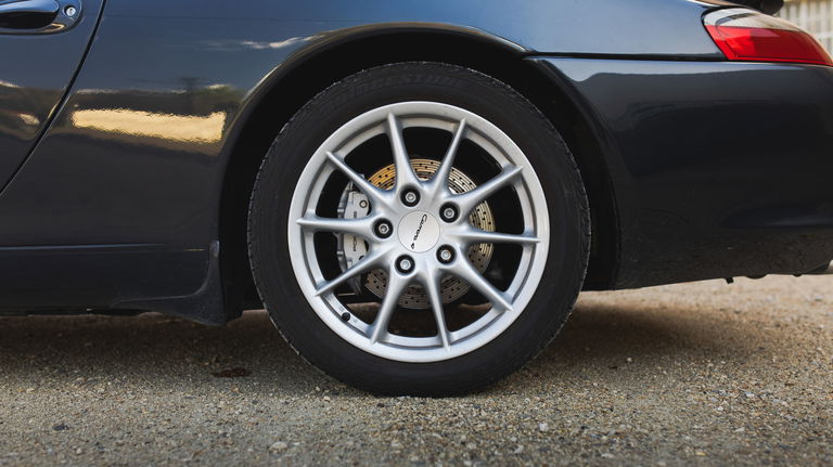 Porsche 996 Carrera 4