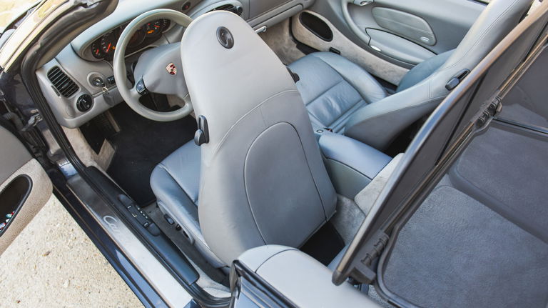 Porsche 996 Carrera 4