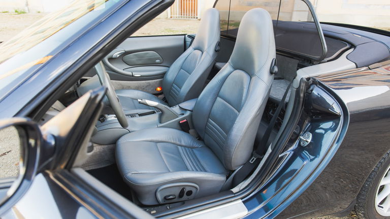 Porsche 996 Carrera 4