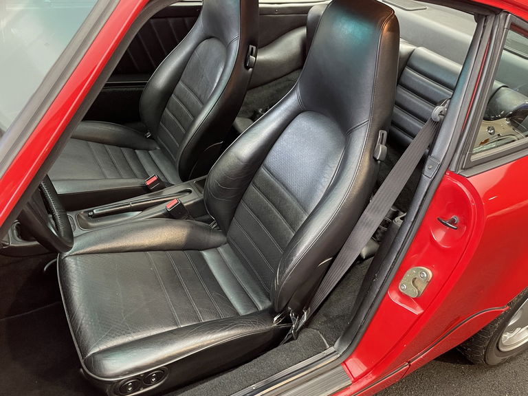 Porsche 964 Carrera 4