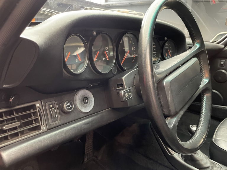 Porsche 964 Carrera 4