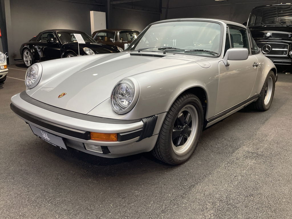 Porsche 911 Carrera 3.2