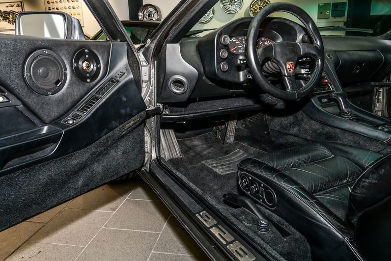 Porsche 928 S4