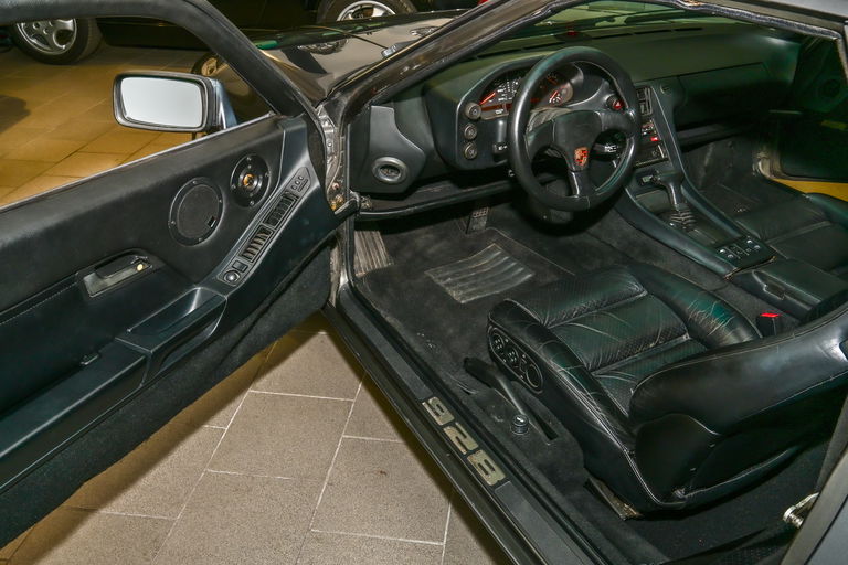 Porsche 928 S4
