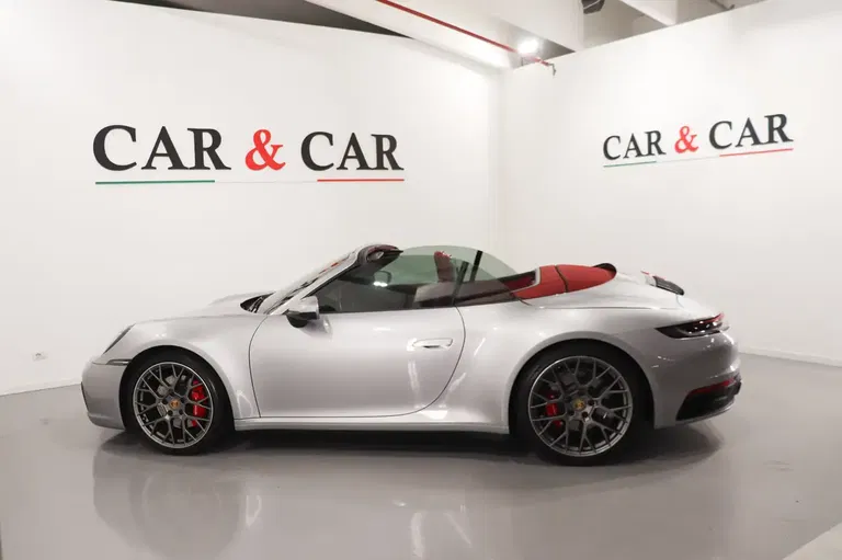 Porsche 992 Carrera 4S