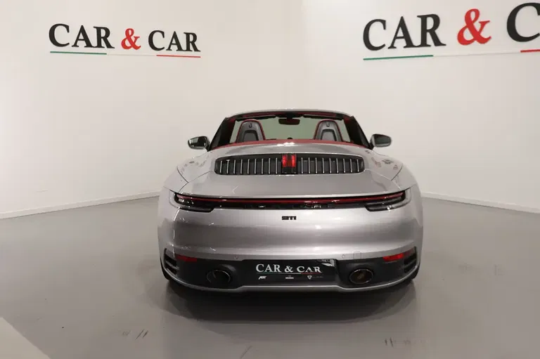 Porsche 992 Carrera 4S