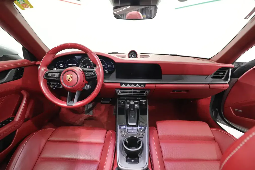 Porsche 992 Carrera 4S