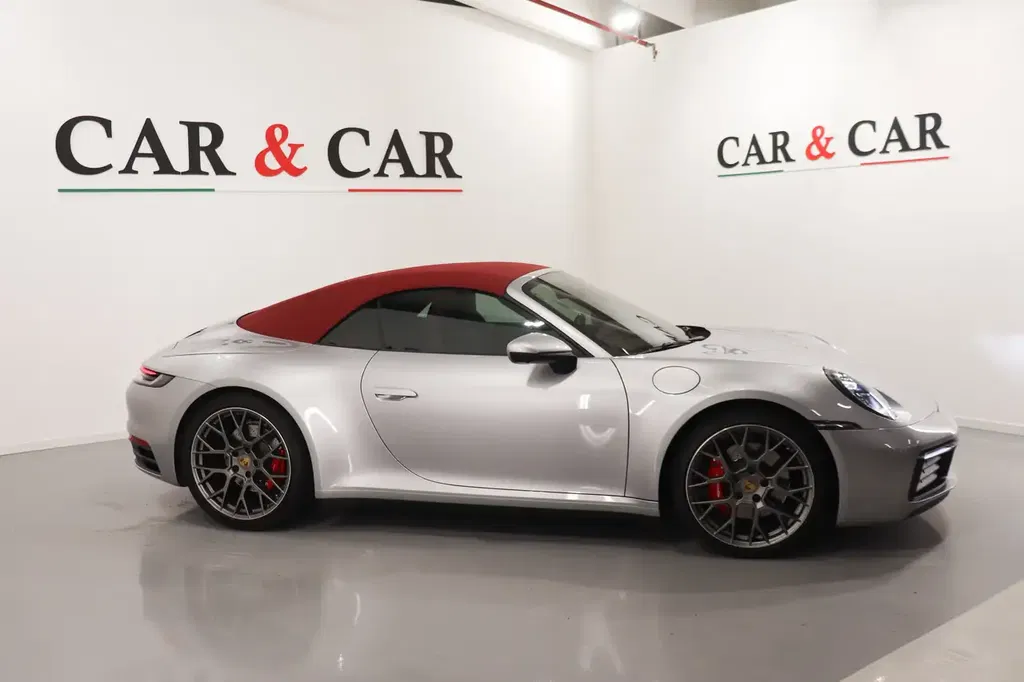 Porsche 992 Carrera 4S