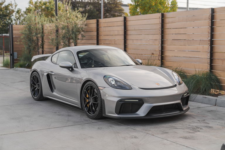 Porsche 718 Cayman GT4