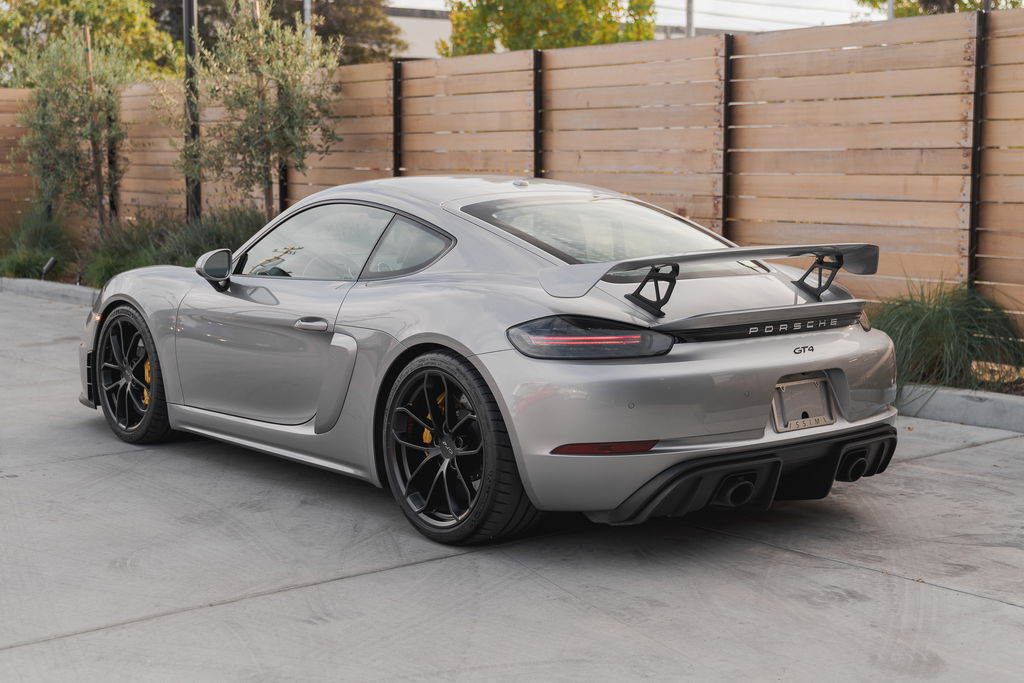 Porsche 718 Cayman GT4