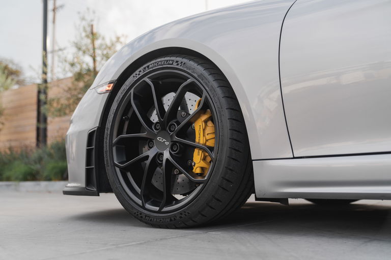 Porsche 718 Cayman GT4