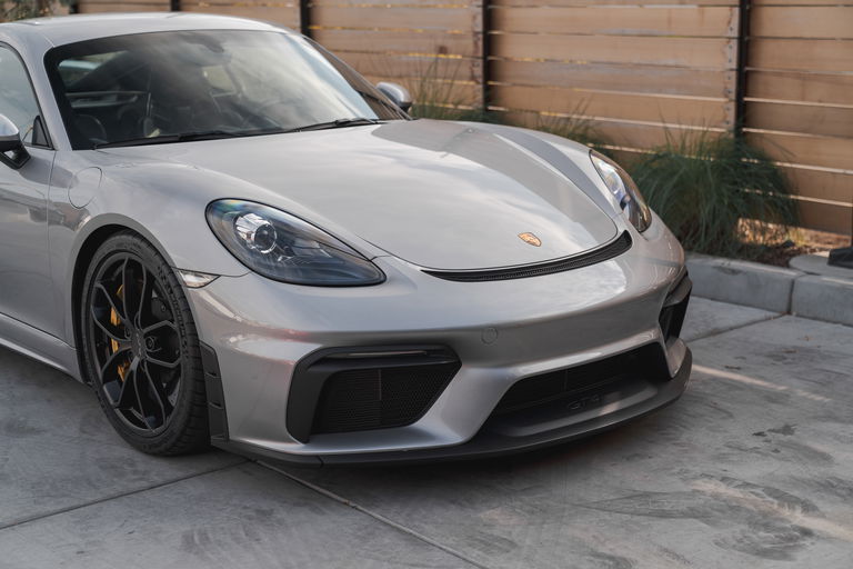 Porsche 718 Cayman GT4