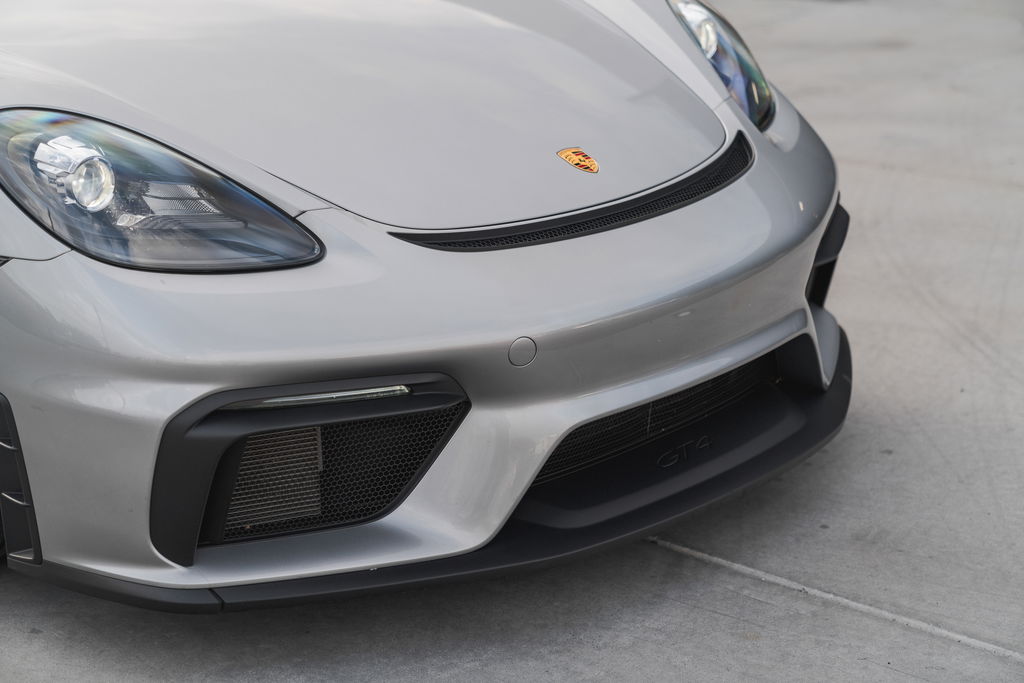 Porsche 718 Cayman GT4