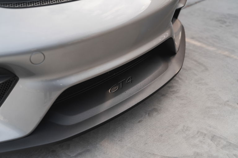 Porsche 718 Cayman GT4