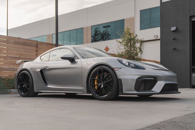 Porsche 718 Cayman GT4