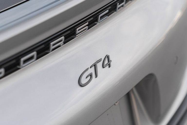 Porsche 718 Cayman GT4