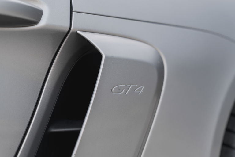 Porsche 718 Cayman GT4