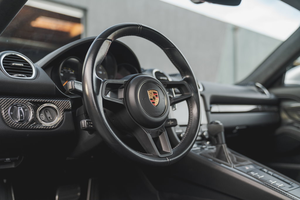 Porsche 718 Cayman GT4