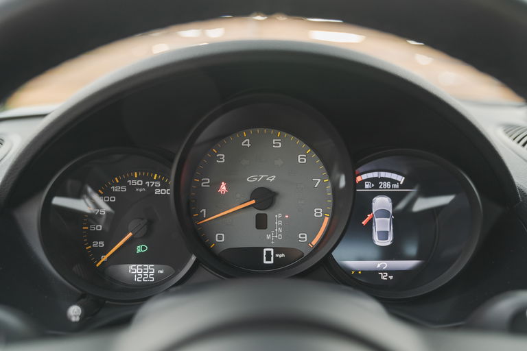 Porsche 718 Cayman GT4