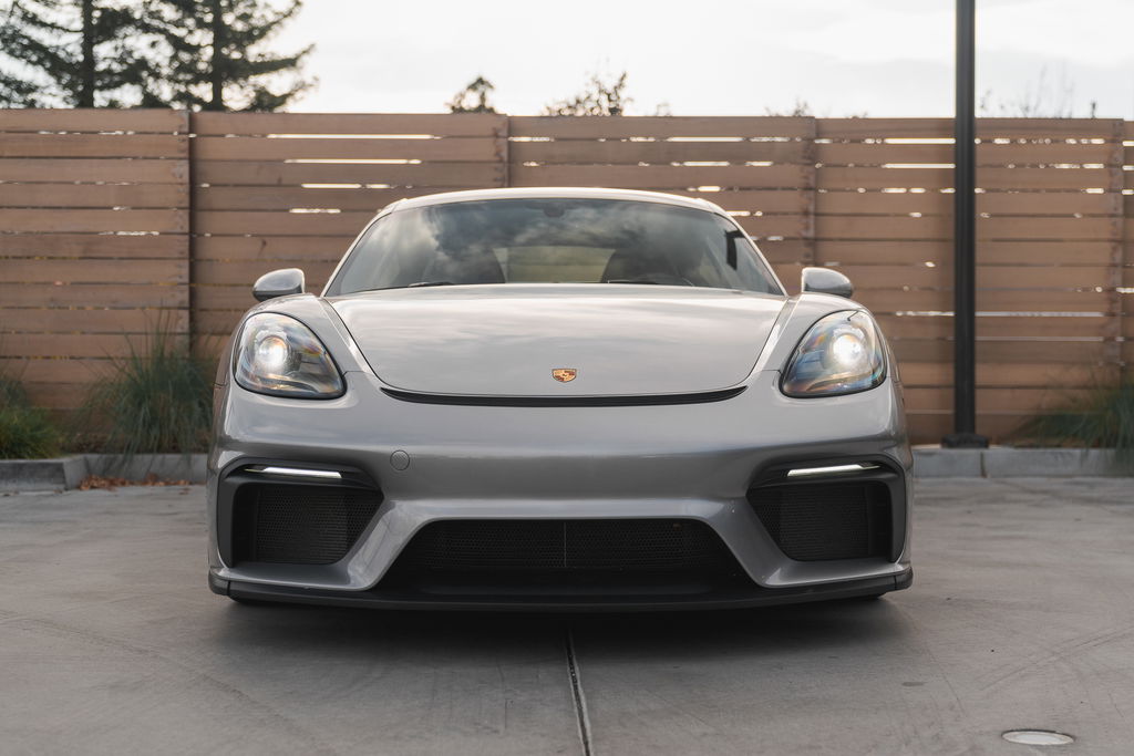 Porsche 718 Cayman GT4
