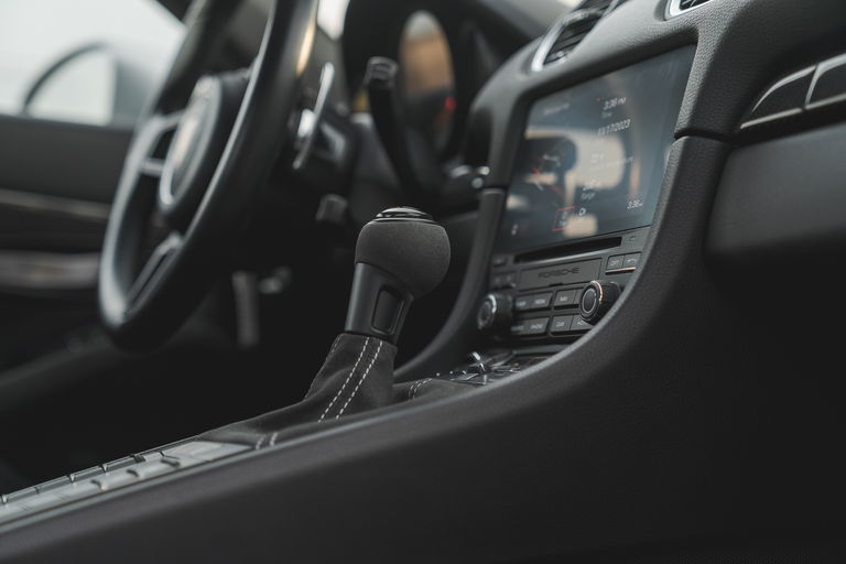 Porsche 718 Cayman GT4