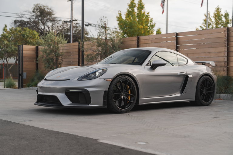 Porsche 718 Cayman GT4