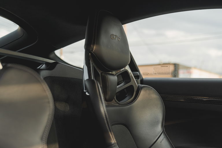 Porsche 718 Cayman GT4