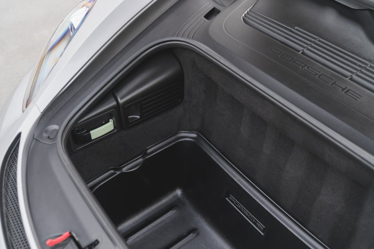 Porsche 718 Cayman GT4