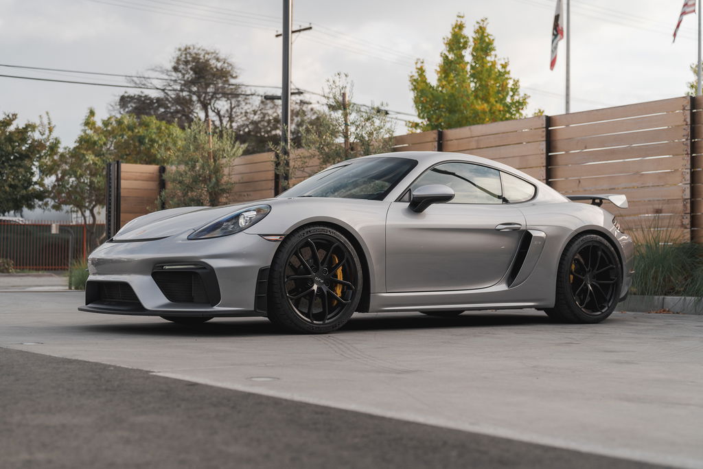 Porsche 718 Cayman GT4