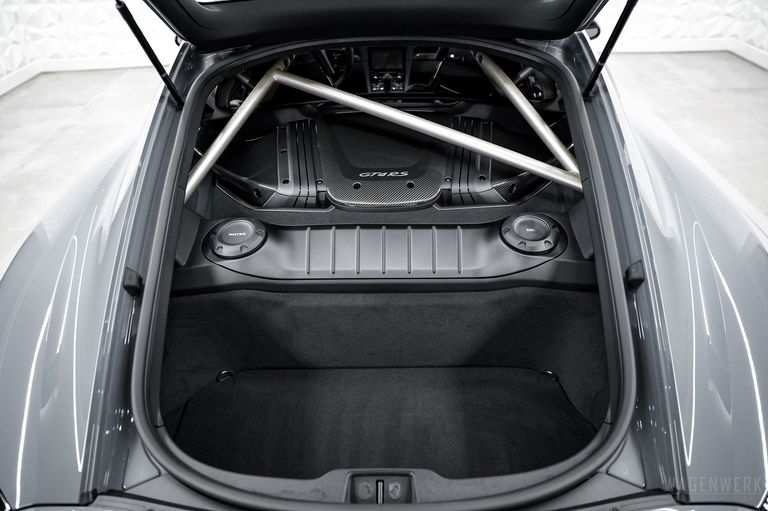 Porsche 718 Cayman GT4 RS