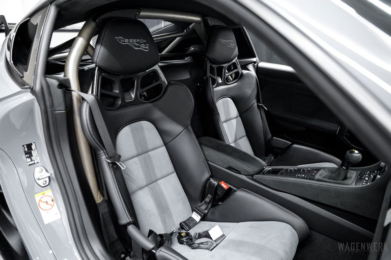 Porsche 718 Cayman GT4 RS