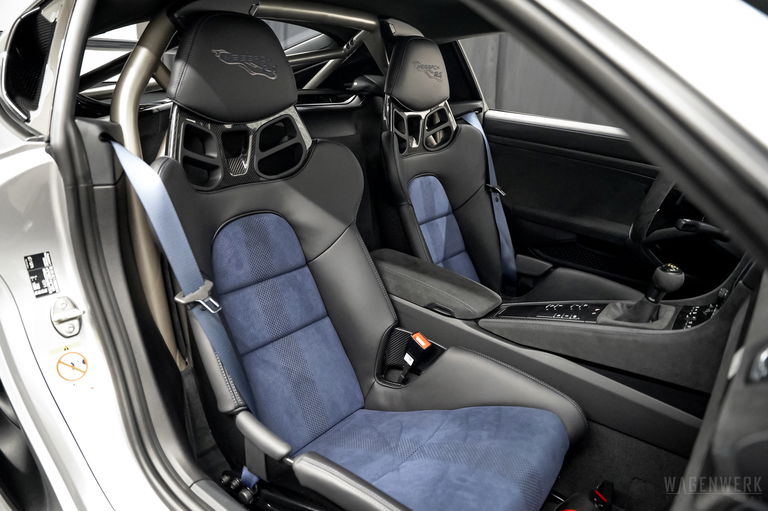 Porsche 718 Cayman GT4 RS