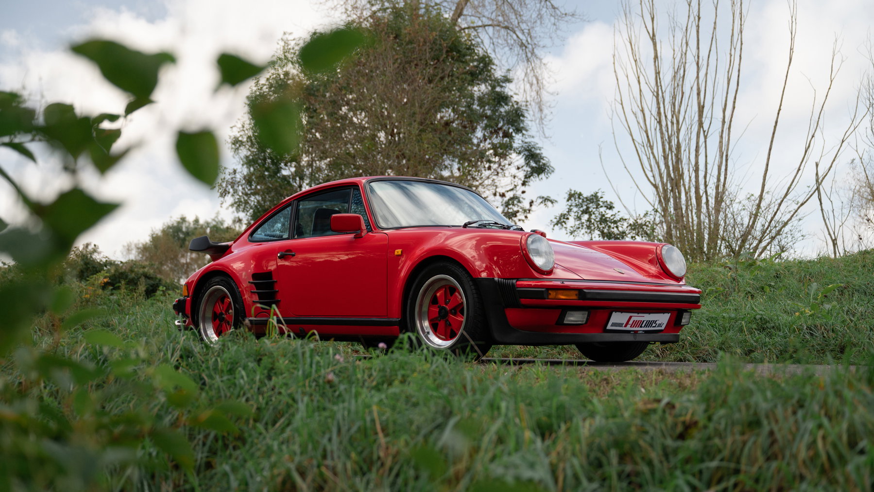 Porsche 911 Turbo 3.3 1986 - elferspot.com - Marketplace for