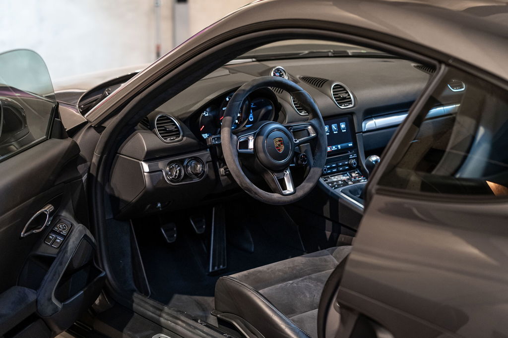 Porsche 718 Cayman GTS 4.0