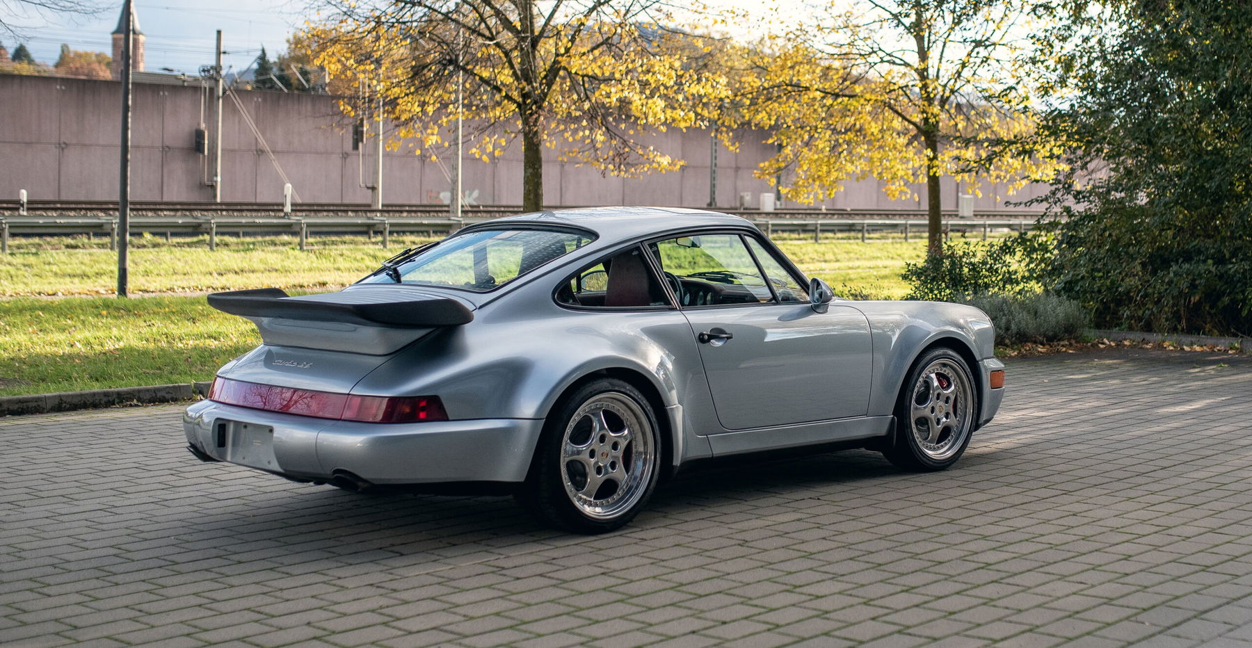 PORSCHE 911 TURBO 3.6 (964)のレビュー！ついにポルシェも