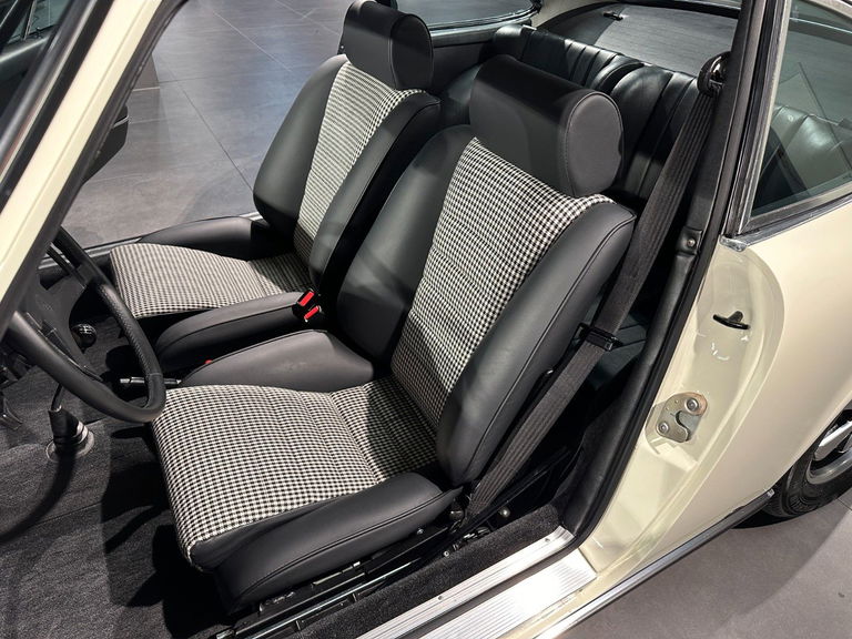 Porsche 911 S (F-Modell)