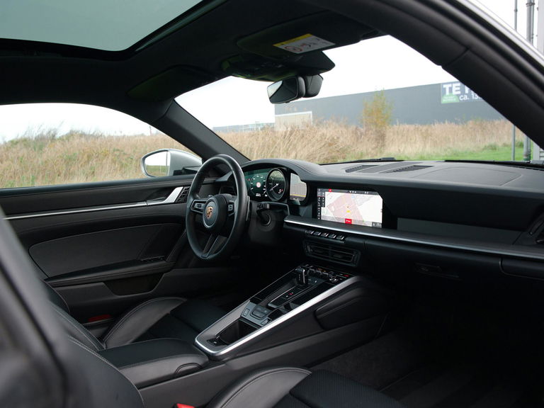 Porsche 992 Carrera 4S