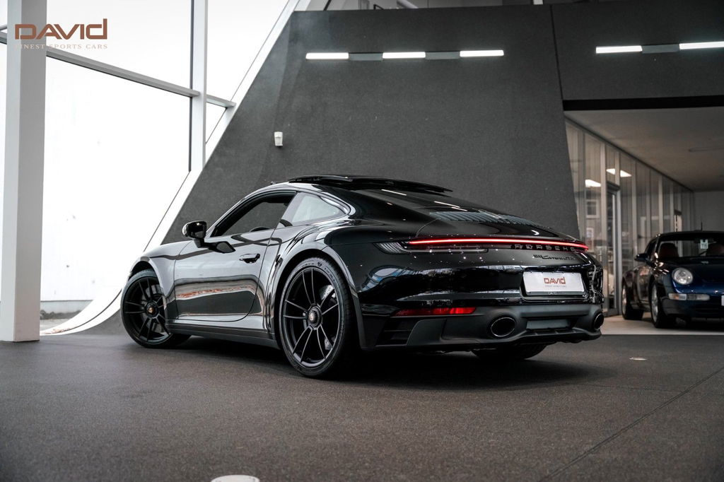 Porsche 992 Carrera GTS