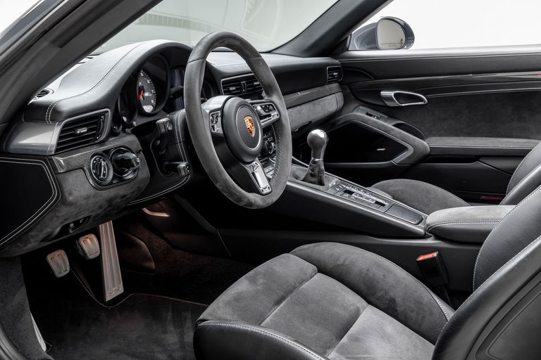 Porsche 991.2 Carrera GTS