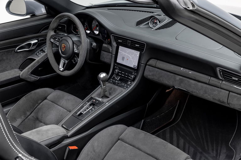 Porsche 991.2 Carrera GTS