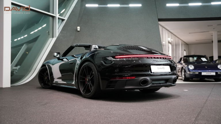 Porsche 992 Carrera 4 GTS