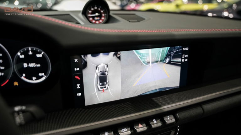 Porsche 992 Carrera 4 GTS