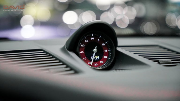 Porsche 992 Carrera 4 GTS