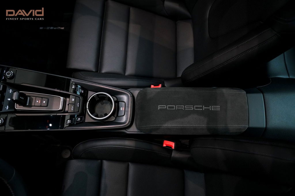 Porsche 992 Carrera GTS