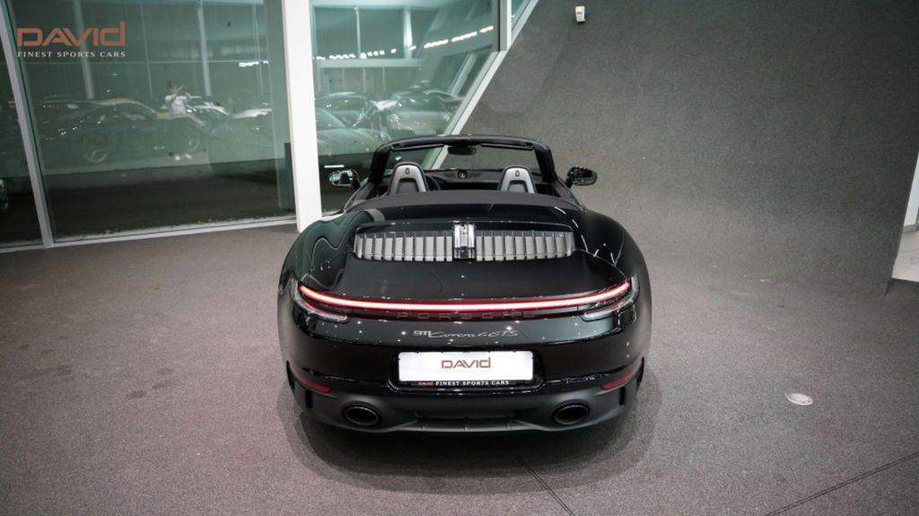 Porsche 992 Carrera 4 GTS